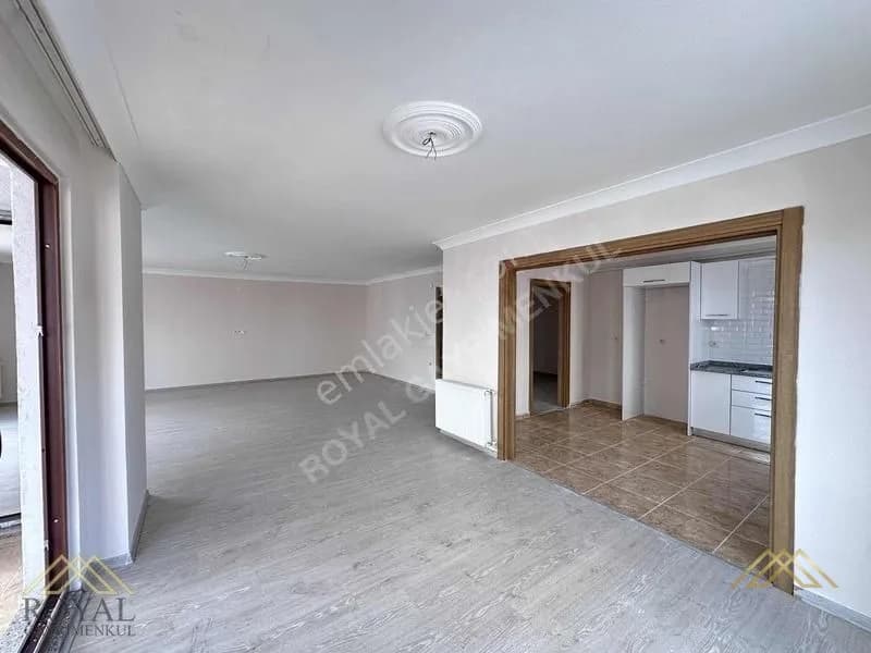 Yalıncak Mah., 4+1 Daire – 230 m², 5 Yaşında, 7M 32