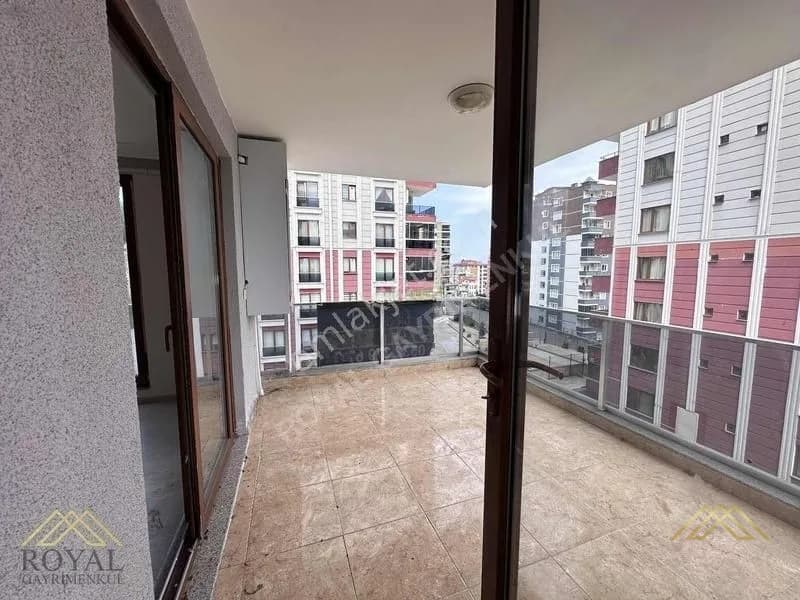 Yalıncak Mah., 4+1 Daire – 230 m², 5 Yaşında, 7M 22