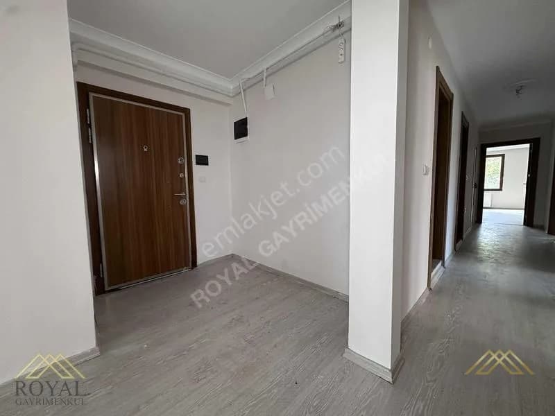 Yalıncak Mah., 4+1 Daire – 230 m², 5 Yaşında, 7M 15