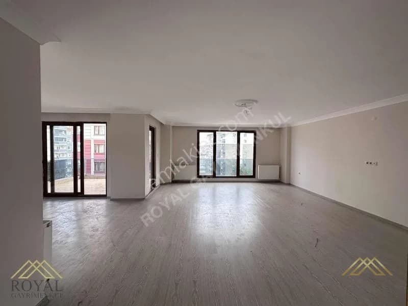 Yalıncak Mah., 4+1 Daire – 230 m², 5 Yaşında, 7M 19