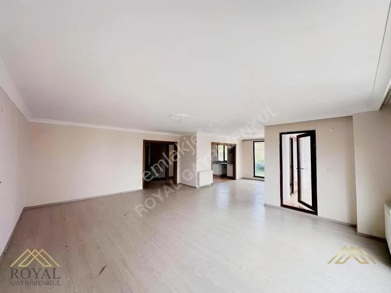 Yalıncak Mah., 4+1 Daire – 230 m², 5 Yaşında, 7M 21