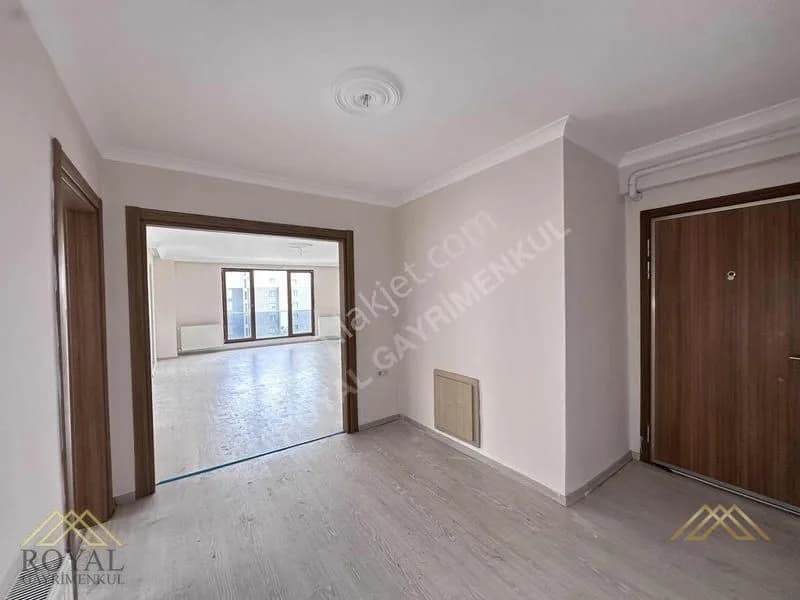 Yalıncak Mah., 4+1 Daire – 230 m², 5 Yaşında, 7M 18