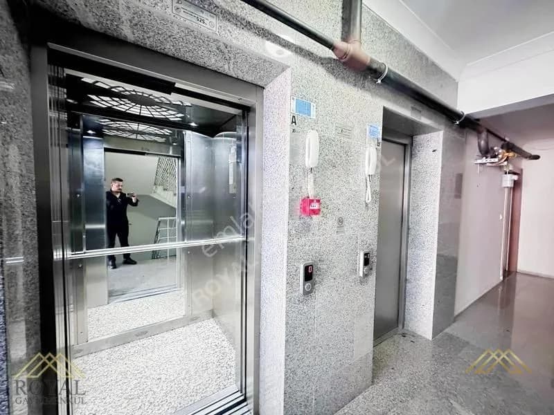Yalıncak Mah., 4+1 Daire – 230 m², 5 Yaşında, 7M 12