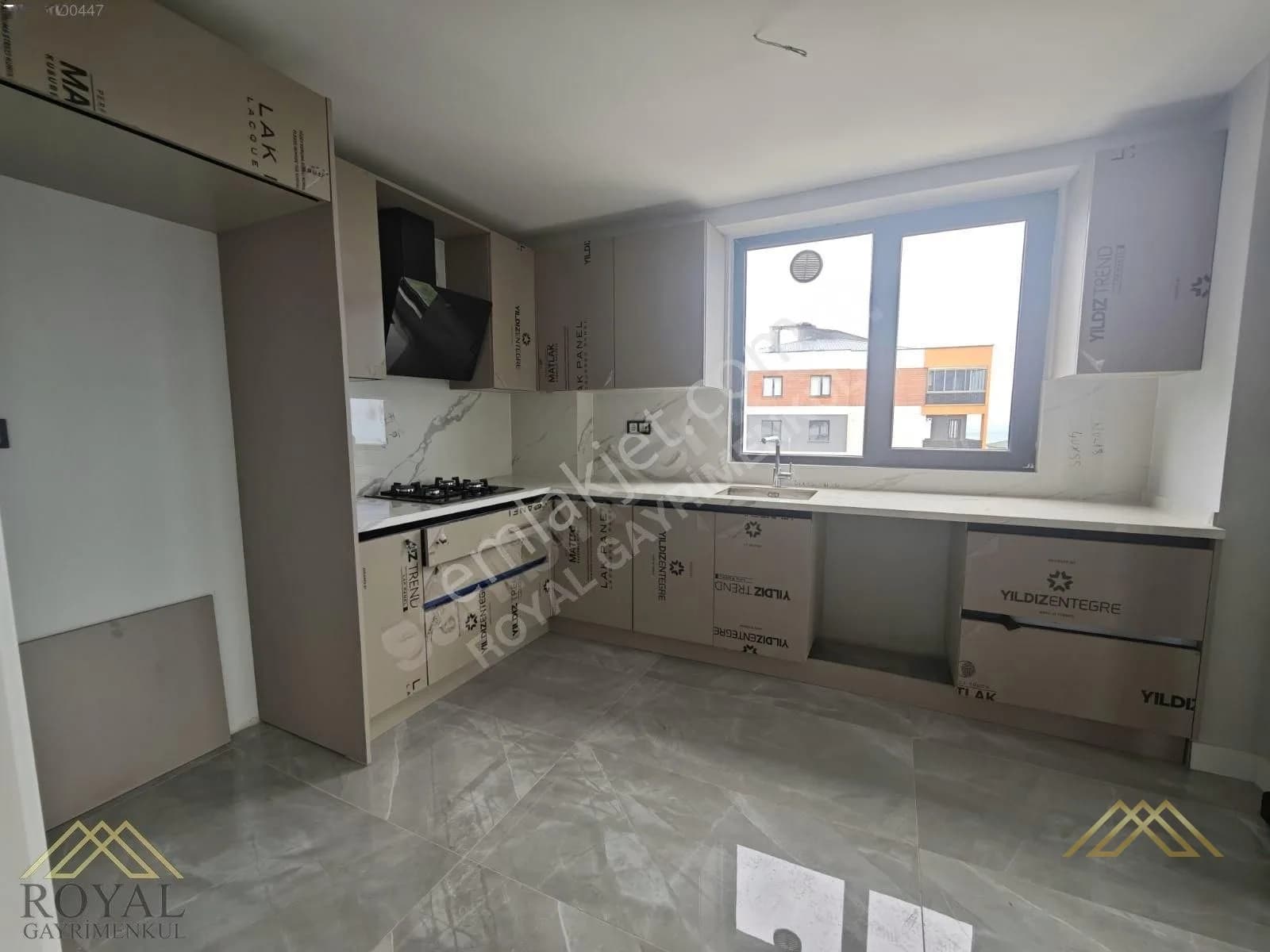 Royal'den Yalıncak Tratopya'da Deniz Manzaralı 4+1 Lüks Daire 24