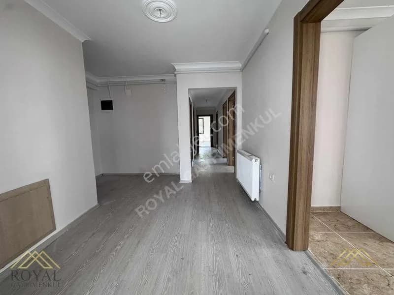 Yalıncak Mah., 4+1 Daire – 230 m², 5 Yaşında, 7M 16