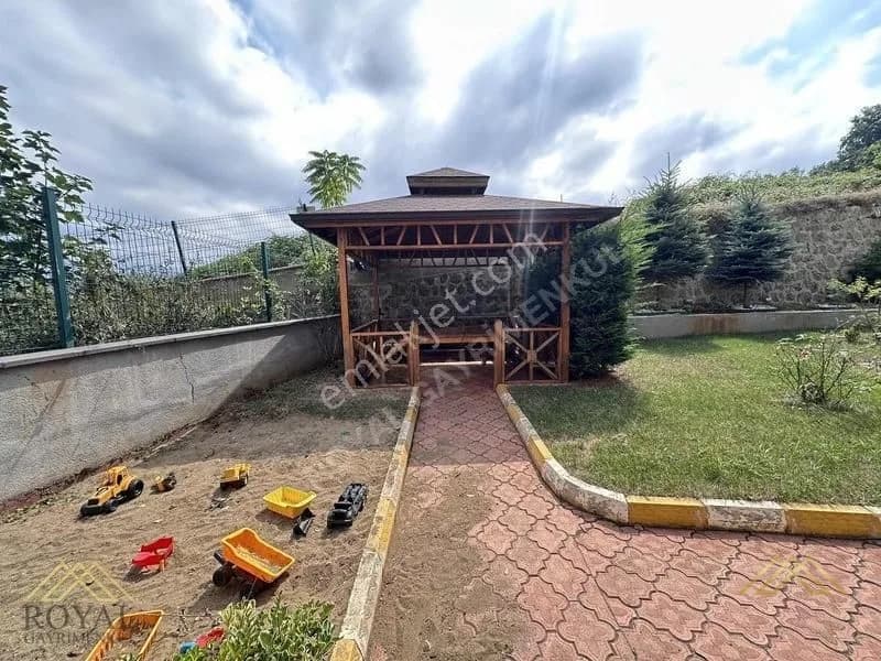 Yalıncak Mah., 4+1 Daire – 230 m², 5 Yaşında, 7M 7