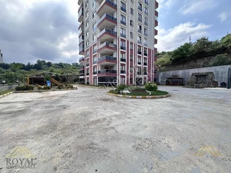 Yalıncak Mah., 4+1 Daire – 230 m², 5 Yaşında, 7M 3